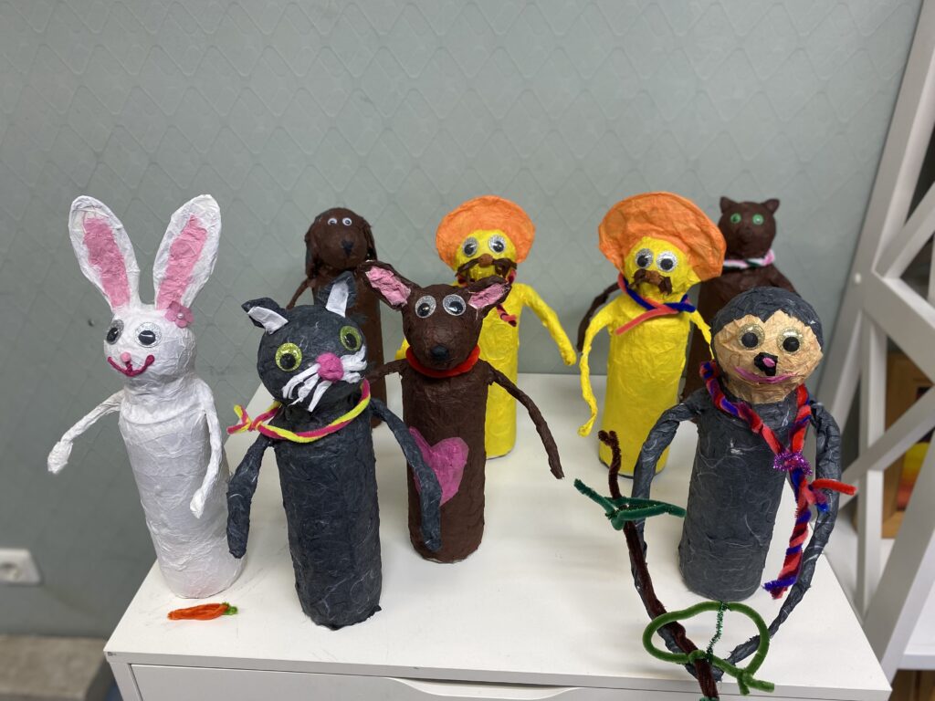 Dschungeltiere aus Papiermaché